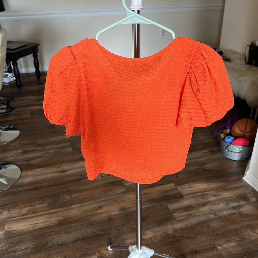 Medium crop top - Picture 2 of 2